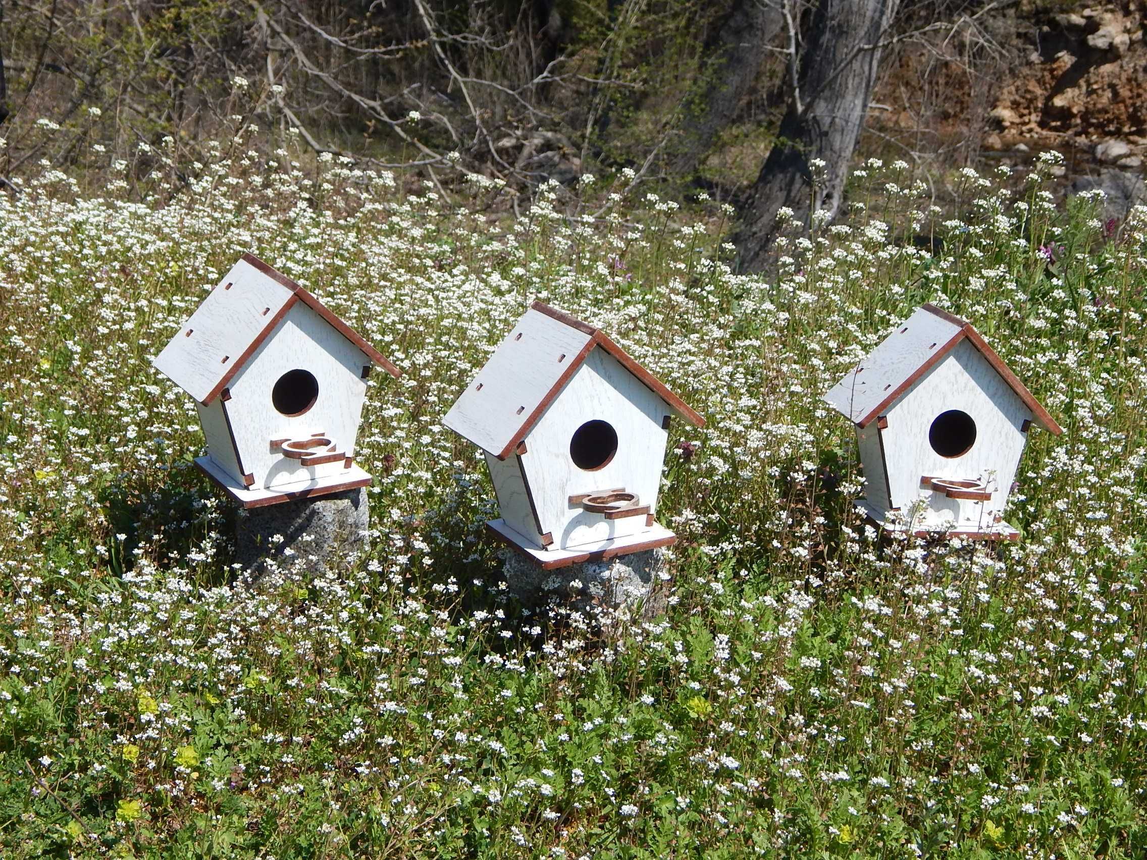 Къщички за птици , върху които може да се рисува .