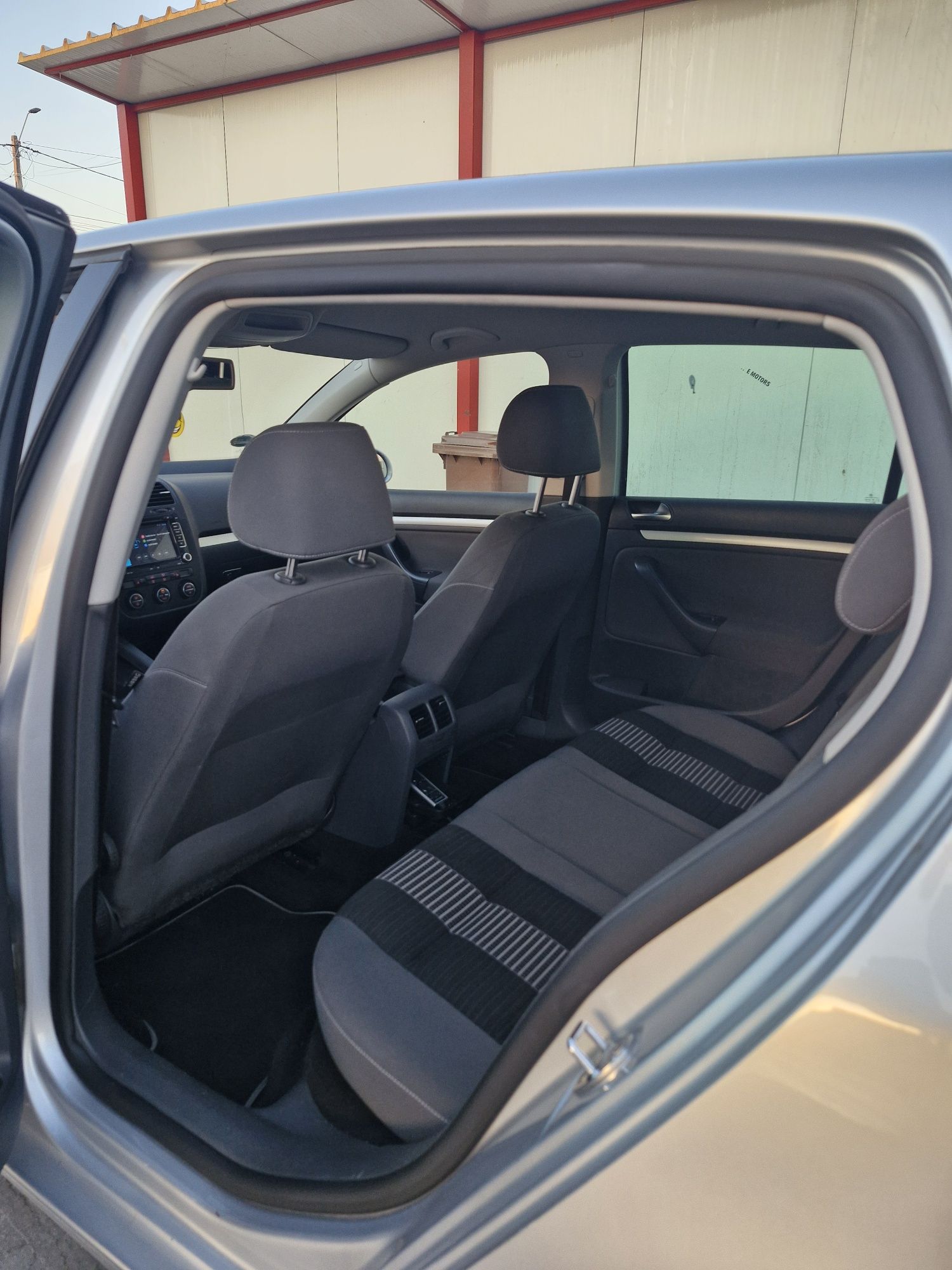 Vând Golf 5, model United