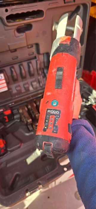 Vand sau schimb Presa Sertizare Ridgid RP 340