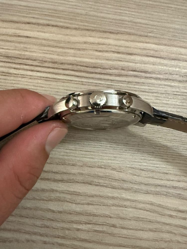Часовник Omega Speedmaster