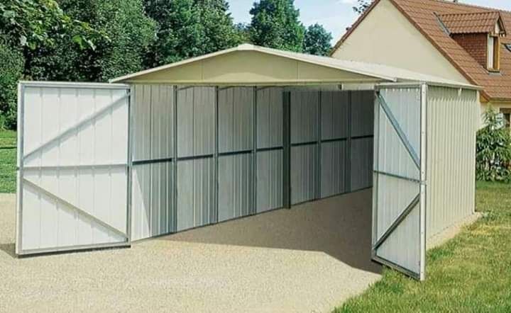 Vînd garaj din panouri sandwich