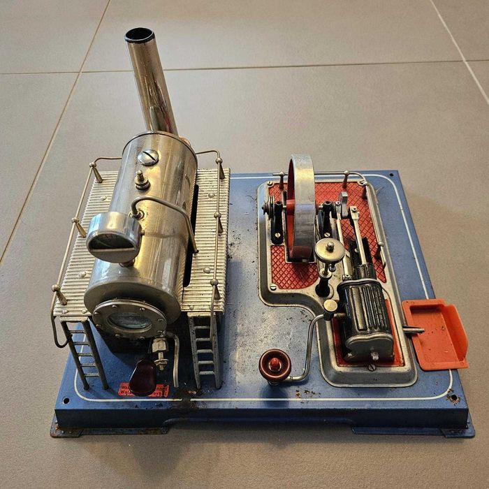 Vand macheta tractor cu abur si macheta motor cu abur