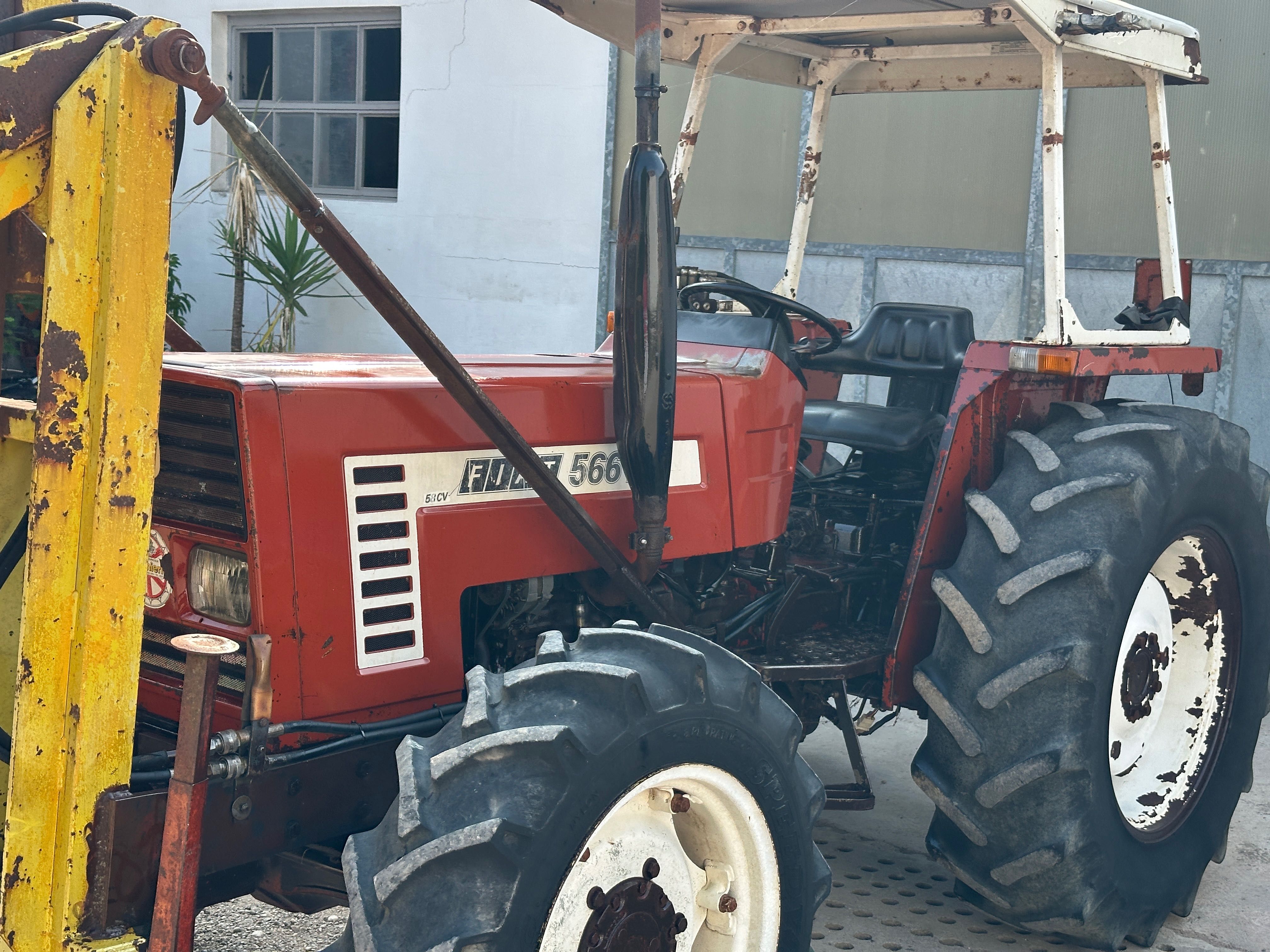 Tractor Fiat 566 DTC cu incarcator