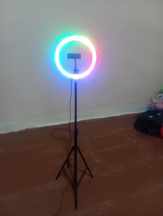 Shtativ telfon ushlagich yosh blogerlar uchun