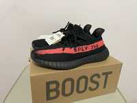 Yeezy Boost 350 v2  Red Stripe / Core Black Red 44 2/3, 44
