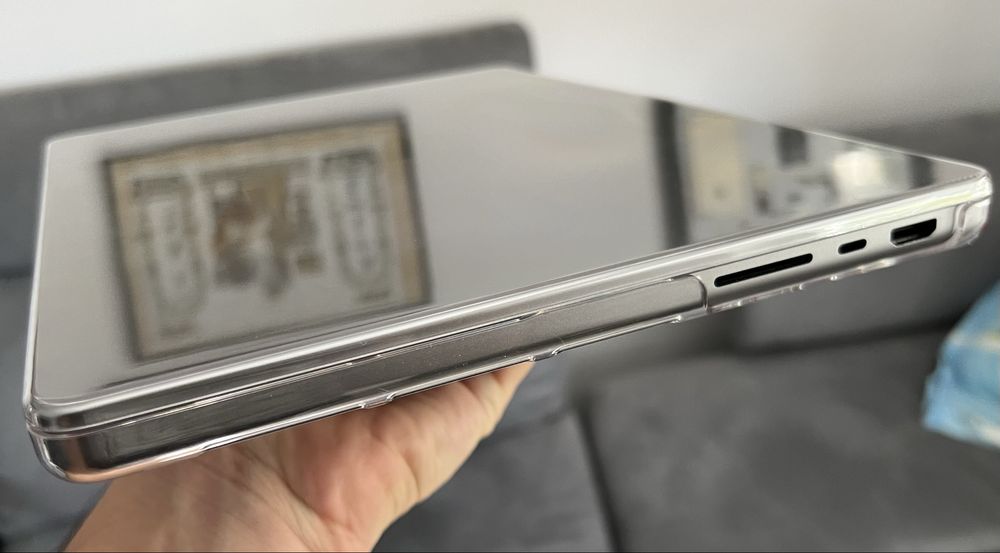 Vând Macbook Pro 14 M1 Pro 512 SSD 16 GB RAM