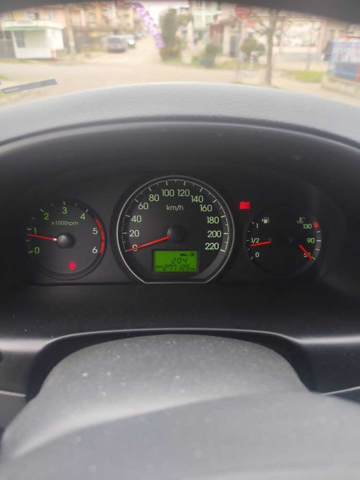 Продавам кола Hyundai H1