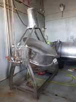 Vând cazan 1000l fabricat gemuri, bulion, branzeturi, totul din inox.