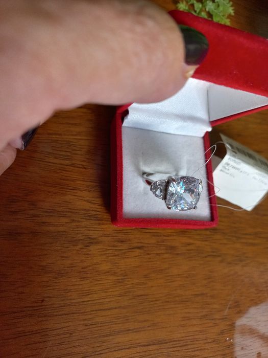 Новое с биркой,привозное кольцо,серебро