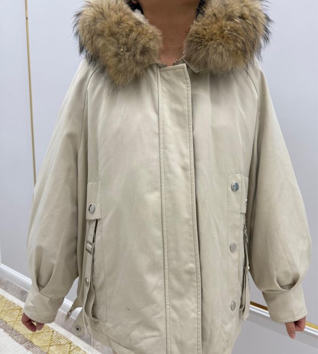 продам зимнюю куртку в отличном состоянии