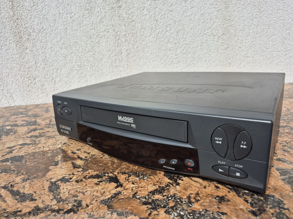 Vand video Marca Samsung model SV-210X , Made in Spain 

- video caset