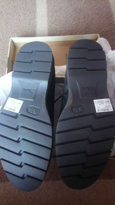 Нови мъжки обувки Clarks