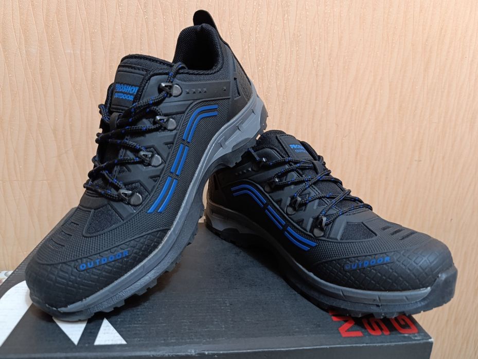 Турецкие спортивные ботинки. Размер 41,42