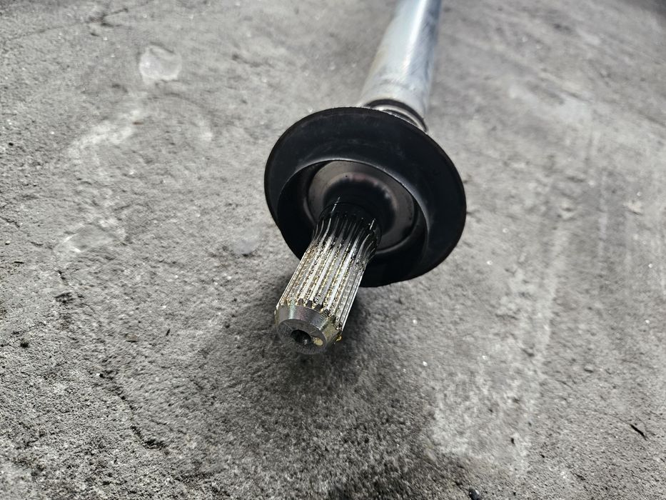 Преден кардан от Infiniti QX70 3.0d