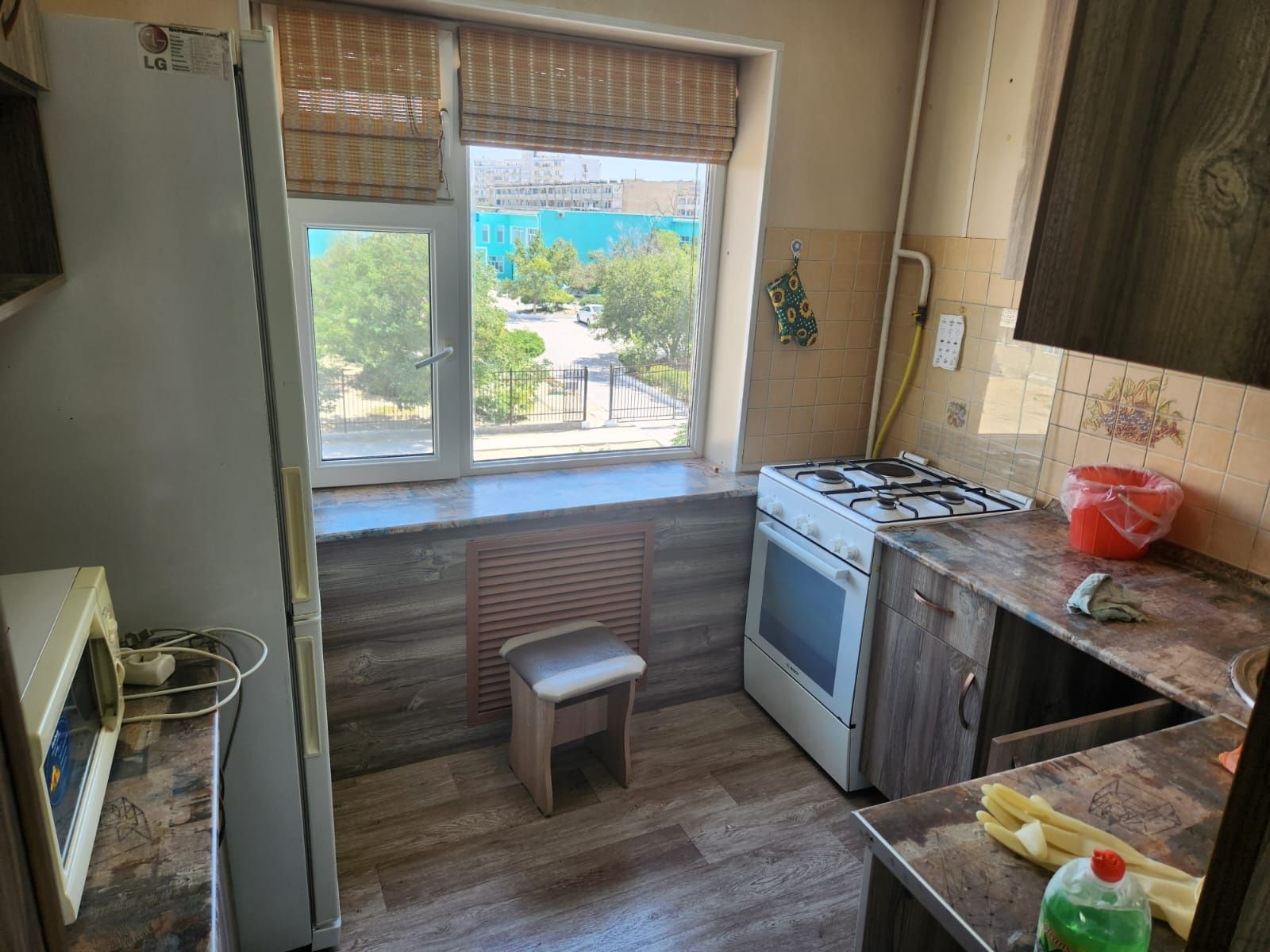 Продаётся кв 5мкр 33д  3 комната  60 м2