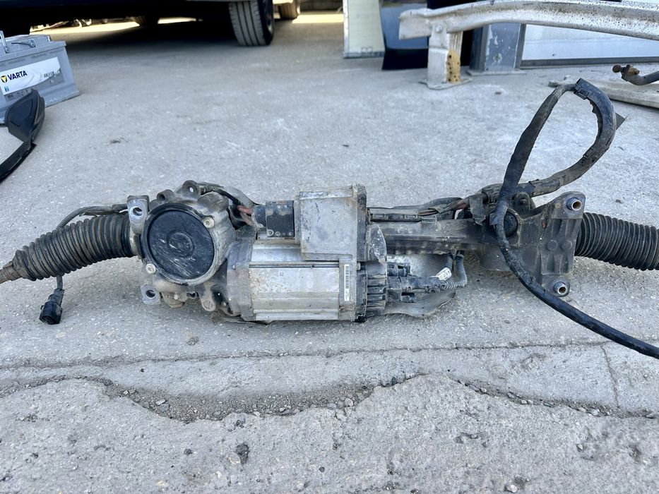 1К1 909 144K Кормилна рейка за Ауди А3 8P