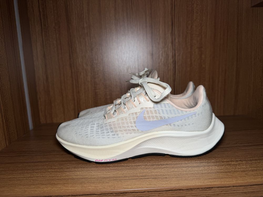 Маратонки Nike Air Zoom Pegasus 37 Pale Ivory Women's