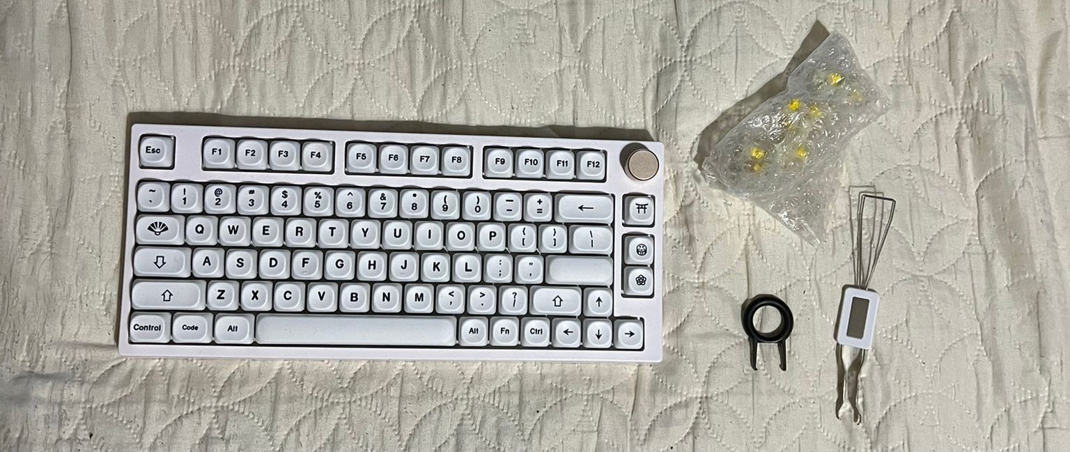 Custom механична клавиатура