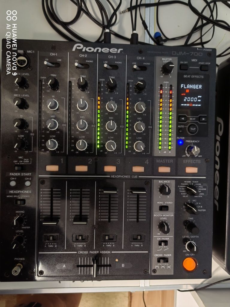 Pioneer DJM 700 + Pioneer CDJ 1000 Mk3