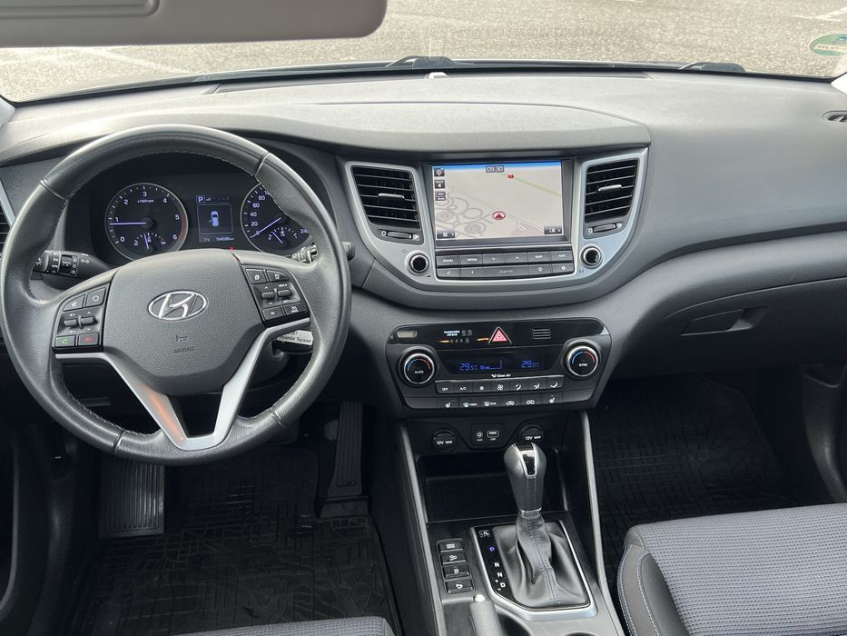Hyndai Tucson  1.7 CRDi