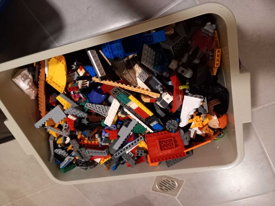 Оригинални LEGO части и фигурки