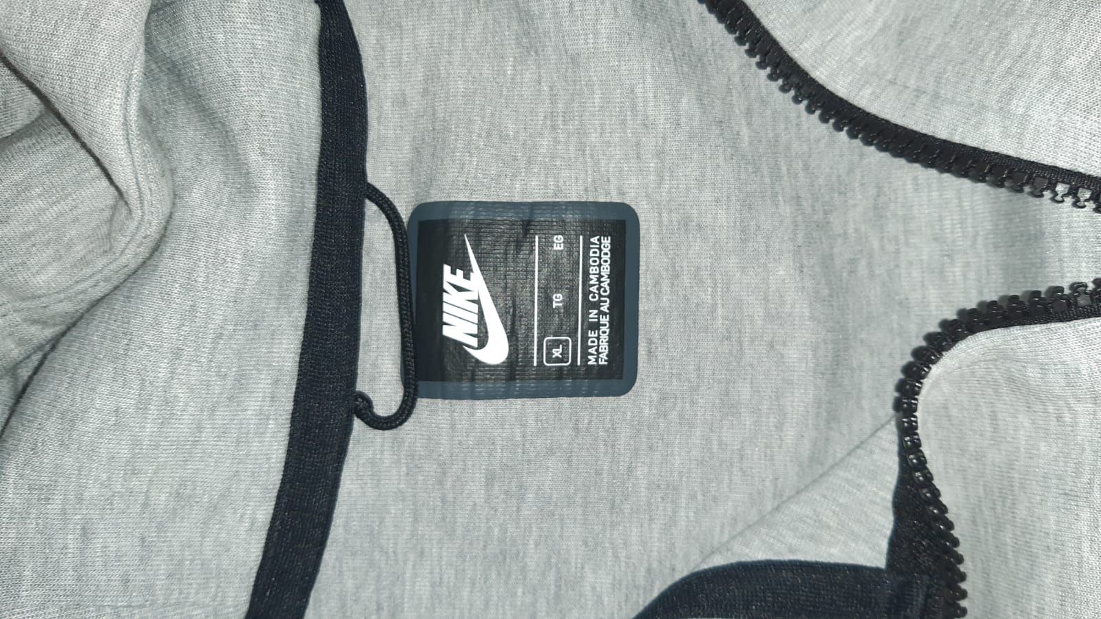 Hanorac Nike tech gri
