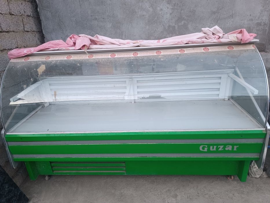 Vitrina Xolodelnik 2m yengide srochno sotiladi