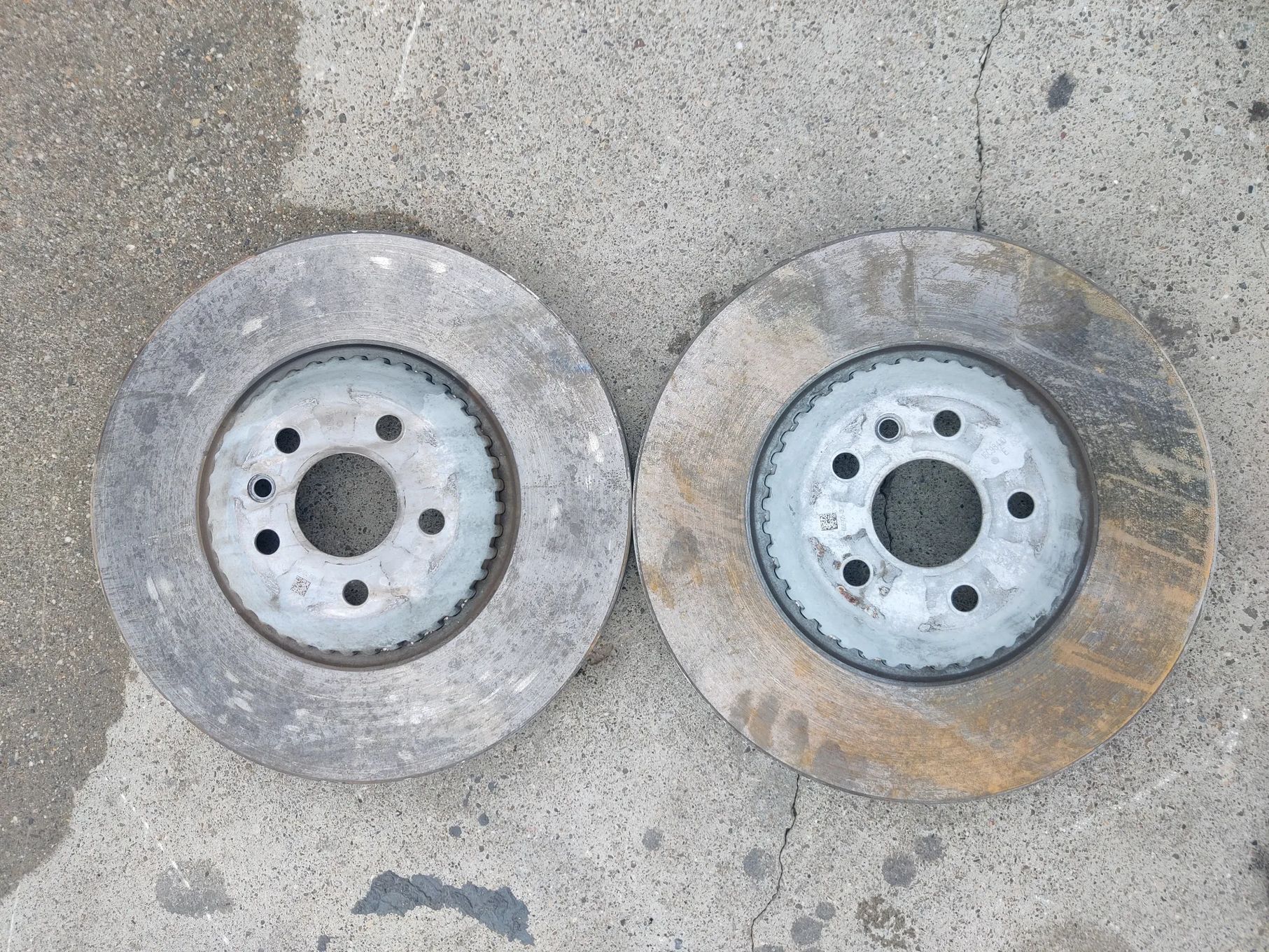 Discuri frana placute stanga dreapta fata Land / Range Rover Evoque II L551 Discovery L8D2-1125-CB / 16C98410