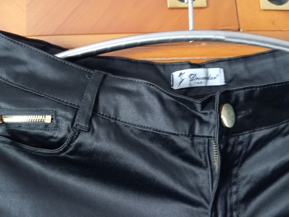 Pantaloni dama noi