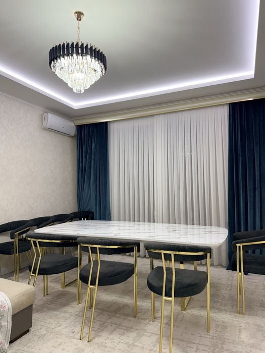 Продам стол и стулья без деффекта