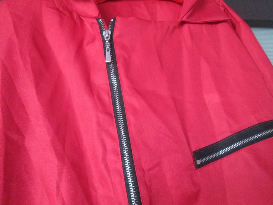 pantaloni  salopeta rosie cu gluga M