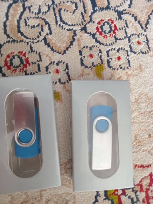 2 флешка новый 3000 тенге