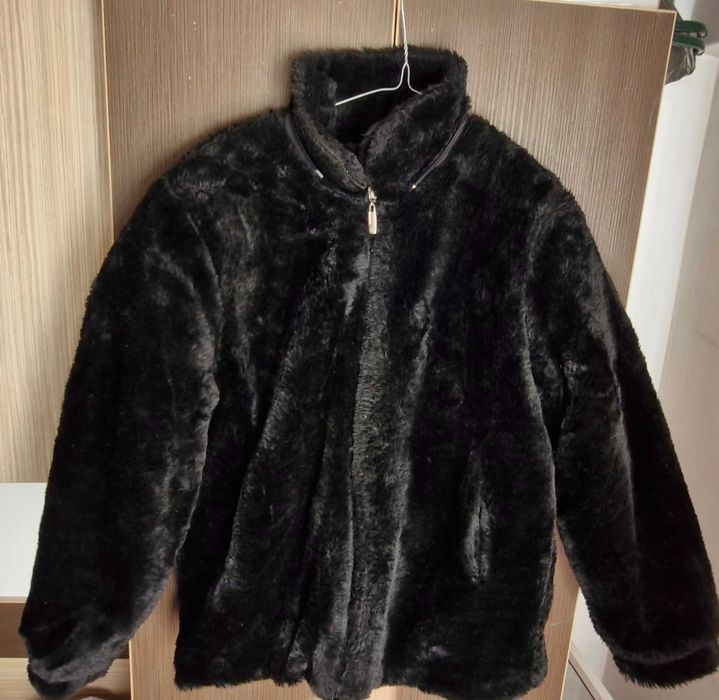 Haina neabra blana artificiala ( nu detin gluga) , masura M/L