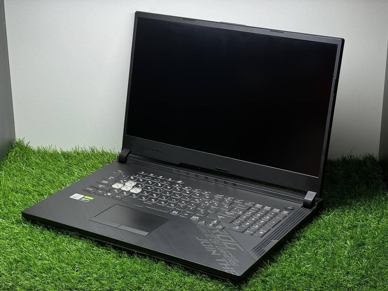 Asus RogStrix 17 noutbuk sotiladi
