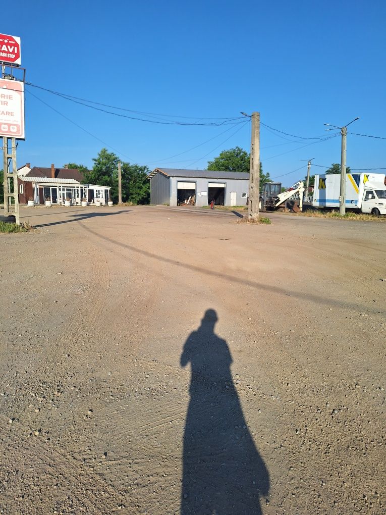 Spălătorie auto, vulcanizare, fast food și parcare
