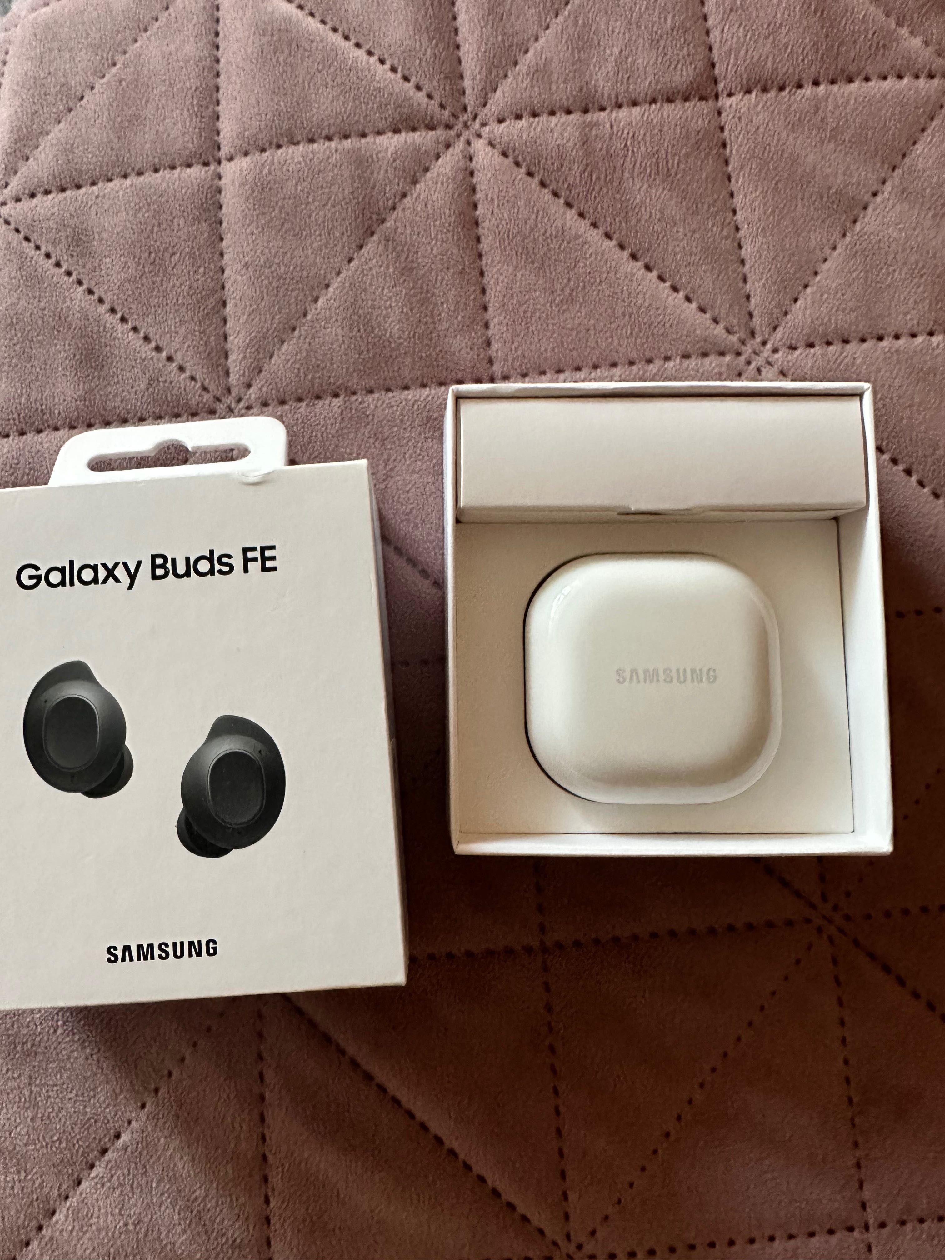 Дясна слушалка със зарядно Samsung Buds FE