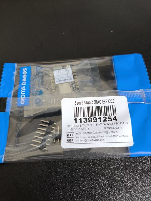 Vand placi dezvoltare cu ESP32-C6: ESP32-C6-LCD-1.47 sau ESP32-C6 XIAO