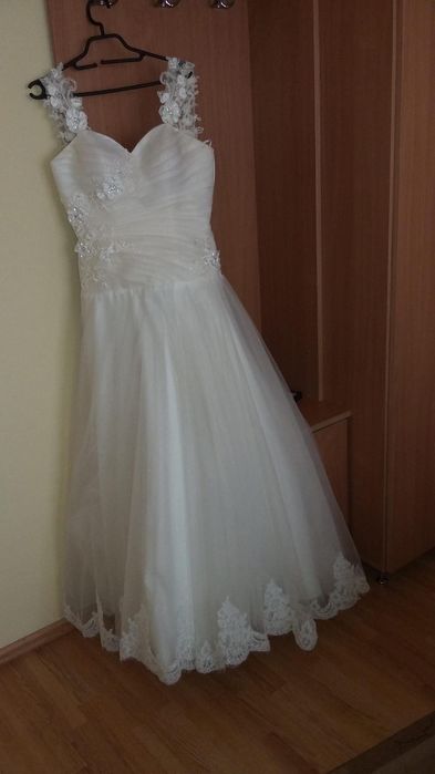 Vând rochie de mireasa tip printesa