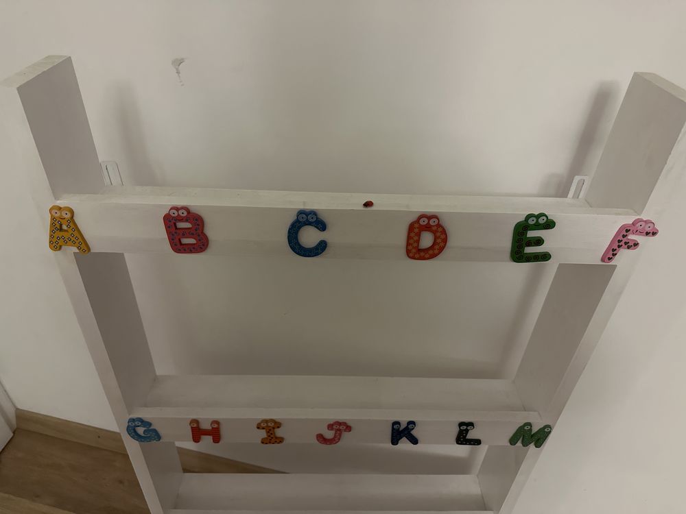 Raft carti cu alfabet copii