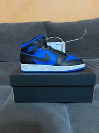 Jordan 1 mid Black Royal