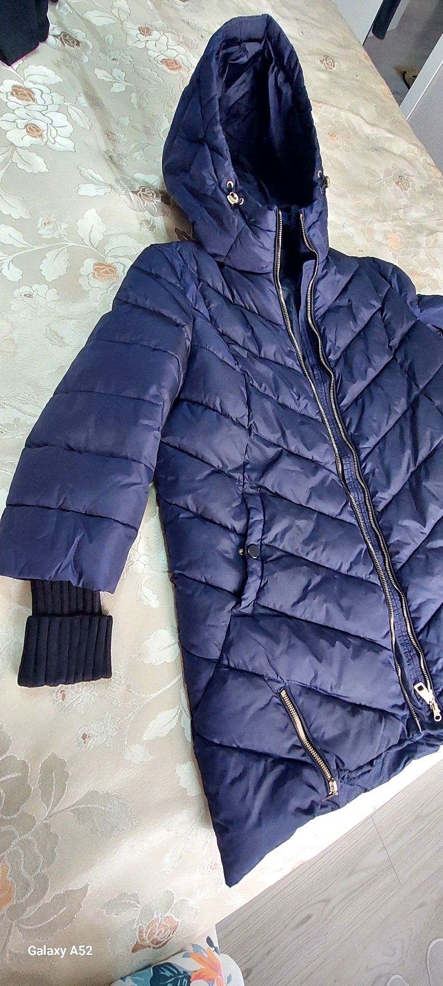 Продам женскую зимнюю куртку