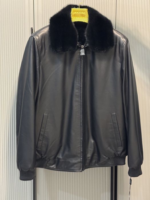 Продам новую мужскую зимнюю кожаную куртку с норковым воротником