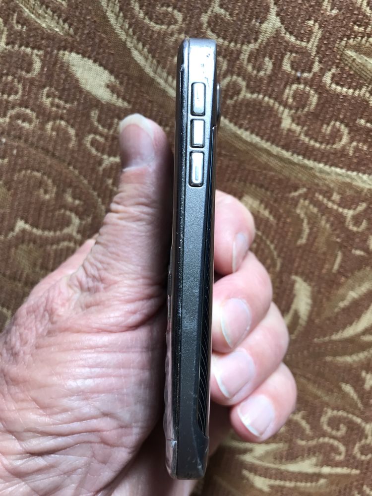 Продаеться телефон Nokia E72-1