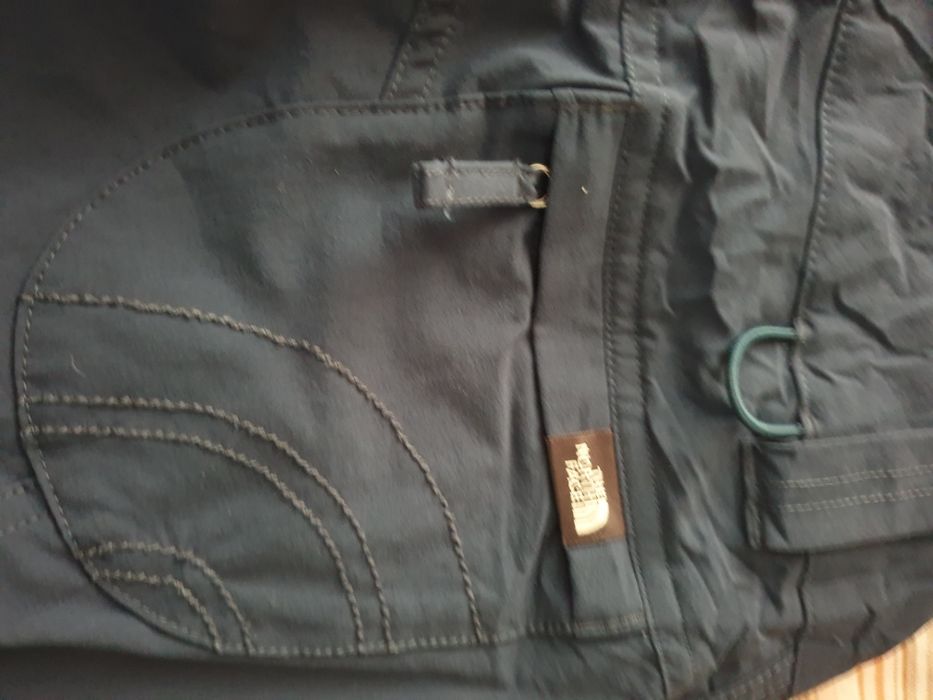 Vand pantaloni THE NORTH FACE marimea M