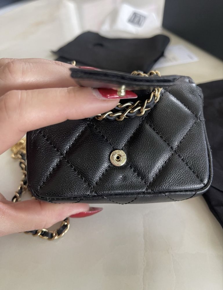 Chanel CC mini wallet on chain