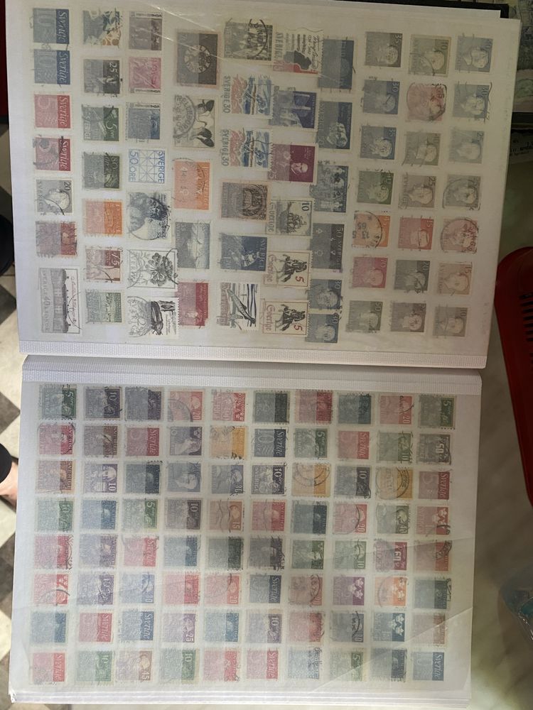 Clasor timbre vechi  anii 1900 .aproximativ 4000 buc.clasor60 pagini.