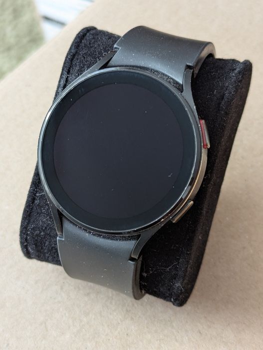 Samsung watch 4 . 44mm black