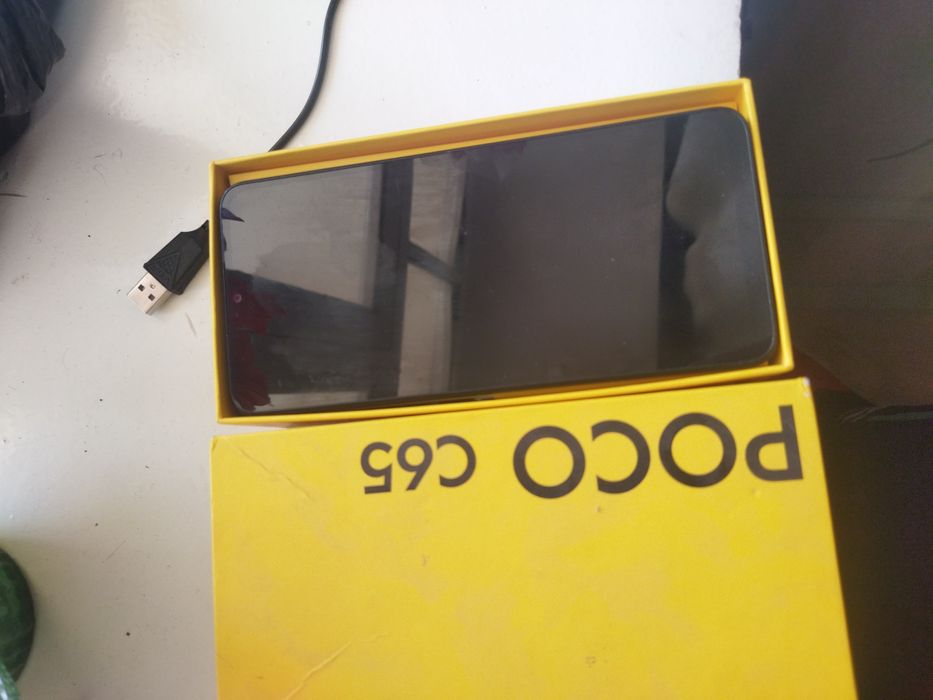 Poco c65  holati yaxshi