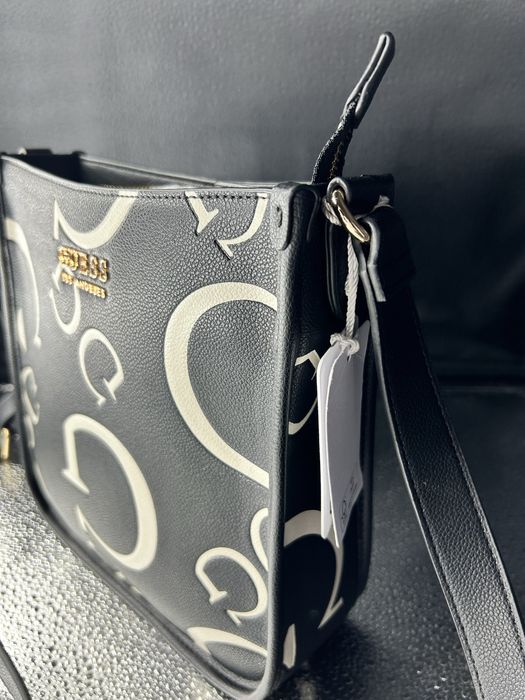 Poseta de dama Guess noua cu eticheta