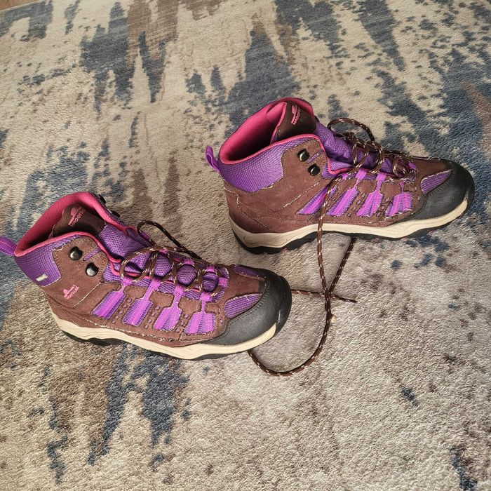 ghete waterproof ADIDAS  munte , adidas, de piele 100 ron bucata